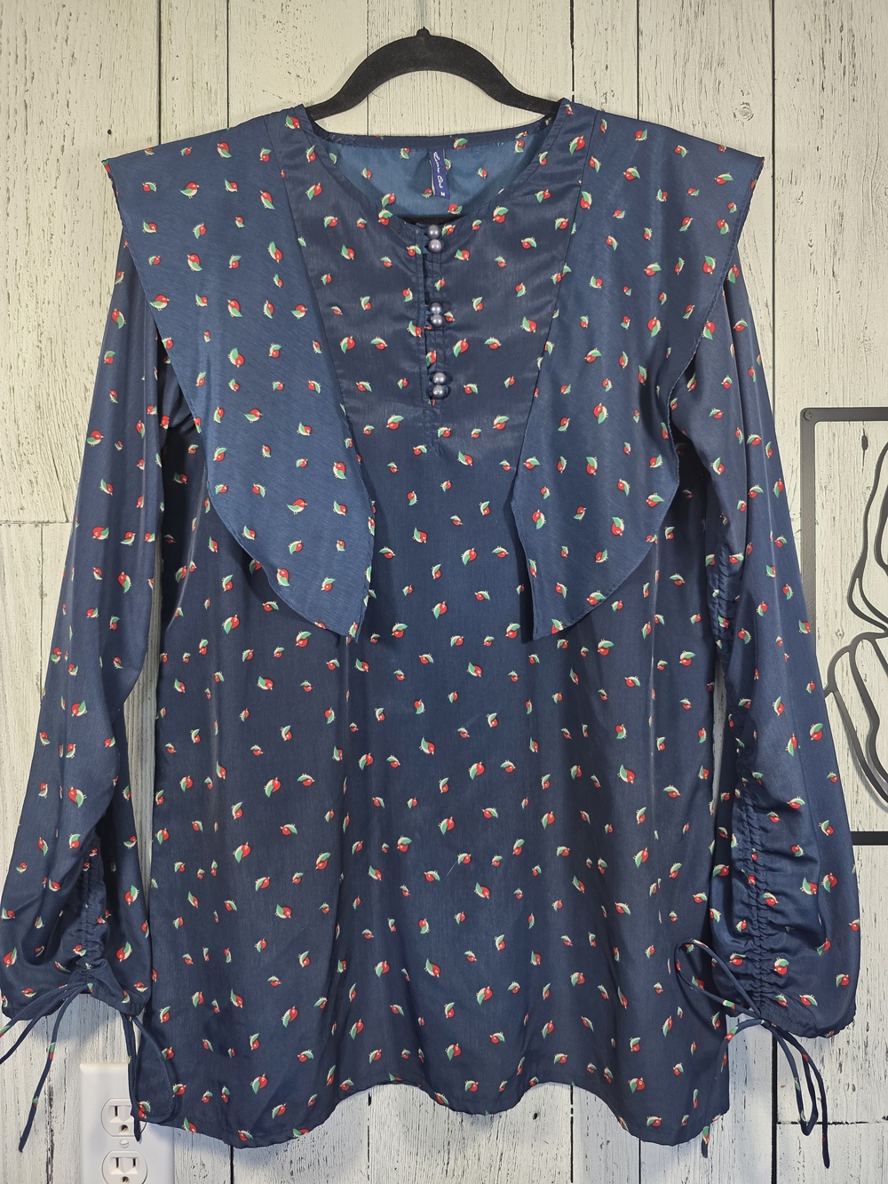 Leisure Club Navy Bird Print Ruched Sleeve Blouse Size M